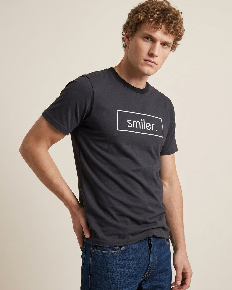 smiler. Tee
